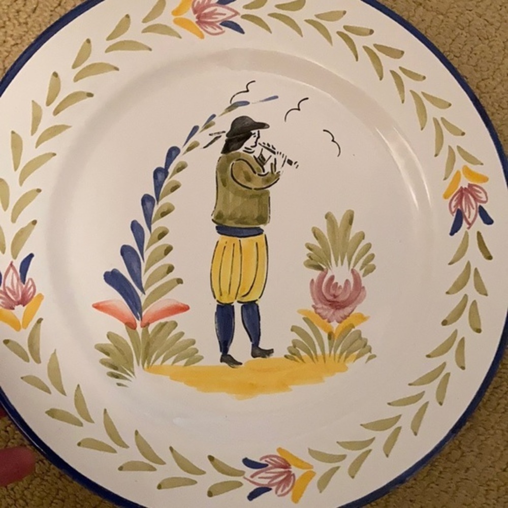 Sur La Table Quimper 10” wall decor plate made in Portugal- man playing flute